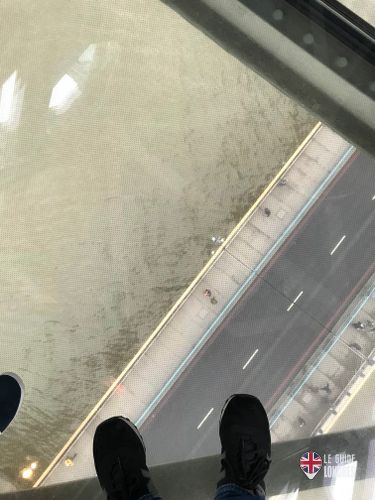Le sol en verre, si vous avez le vertige, &ccedil;a passe quand m&ecirc;me 😊
